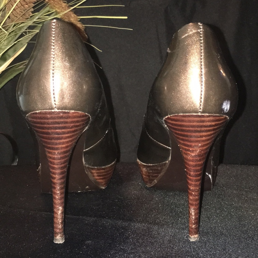 Guess - Picture 4 of 5